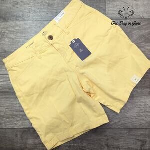 St. John's Bay 7" Mid Rise Shorts Size 2